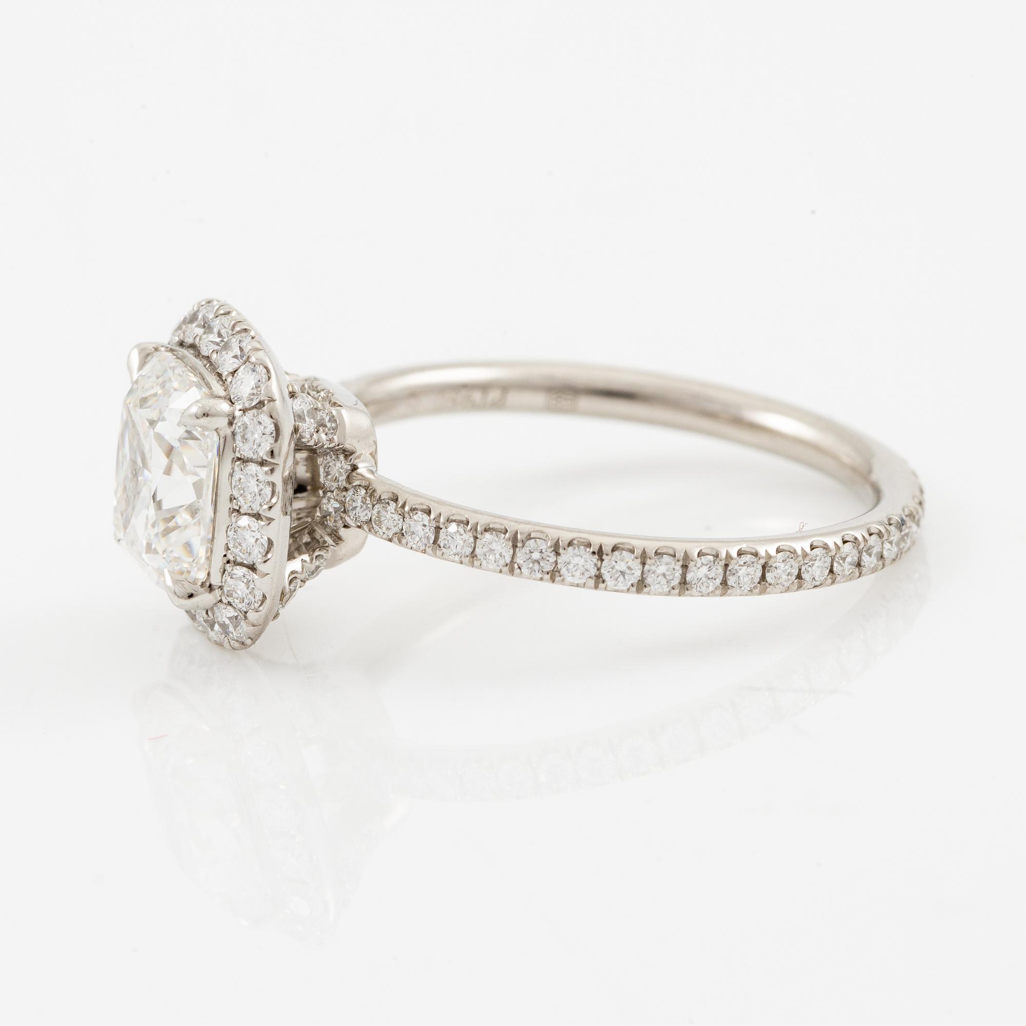 Harry Winston, Ring "The One", platinum with cushion-shaped diamond 1.53 ct.