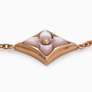 Louis Vuitton, armband, "Color Blossom BB Star", 18K roséguld, rosa pärlemor och en briljantslipad diamant.