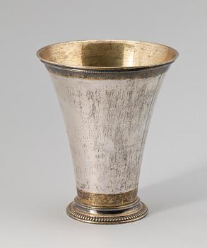 BÄGARE, silver. KG Markströms, Uppsala, 1945. Vikt ca 550 gram.