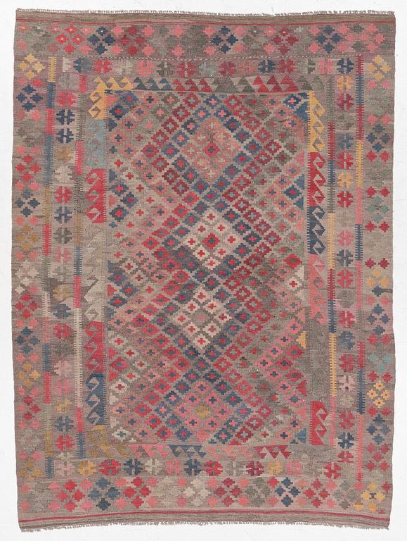 A Kelim carpt, c. 280 x 205 cm.