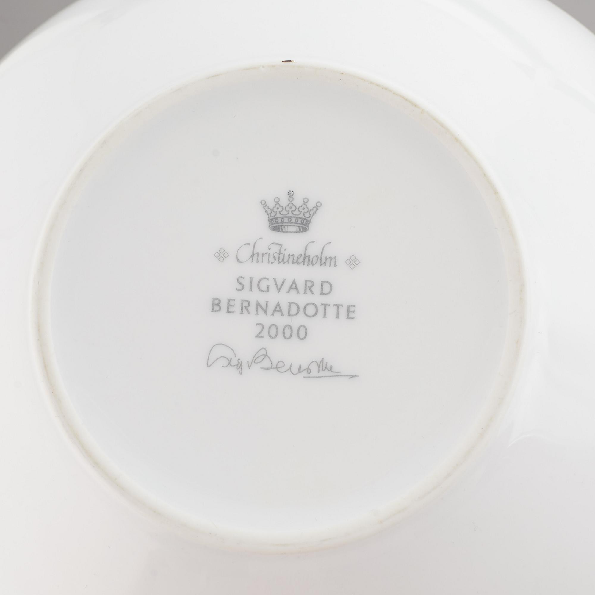 A Sigvard Bernadotte  service, Millenium design, 2000. (175 porcelain pieces and 96 cutlery pieces).
