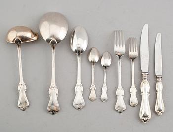 BESTICK, 146 delar snarlika, silver, "Olga", 1900-talets andra hälft. Total vikt med stålblad ca 5665 gram.