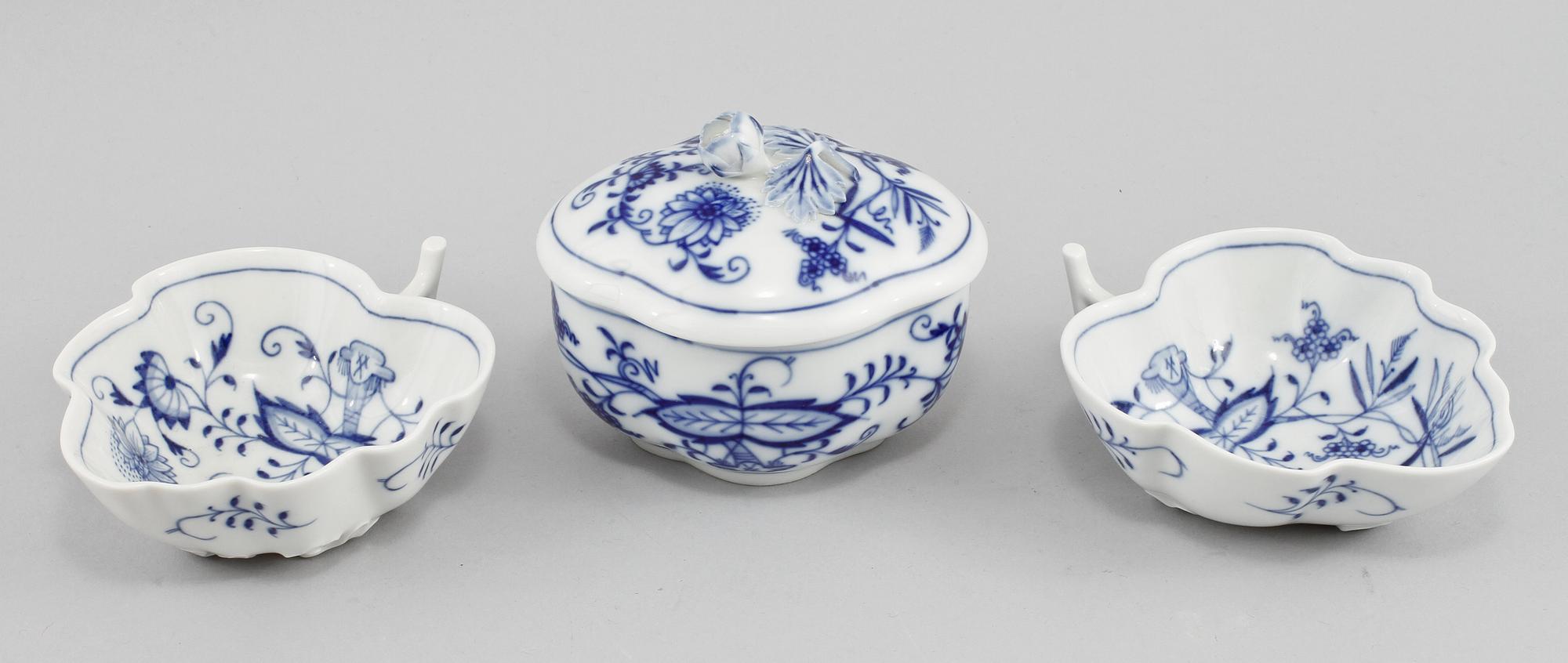 SERVISDELAR, 5 st, "Lökmönstret", Meissen, 1900-talets andra hälft.