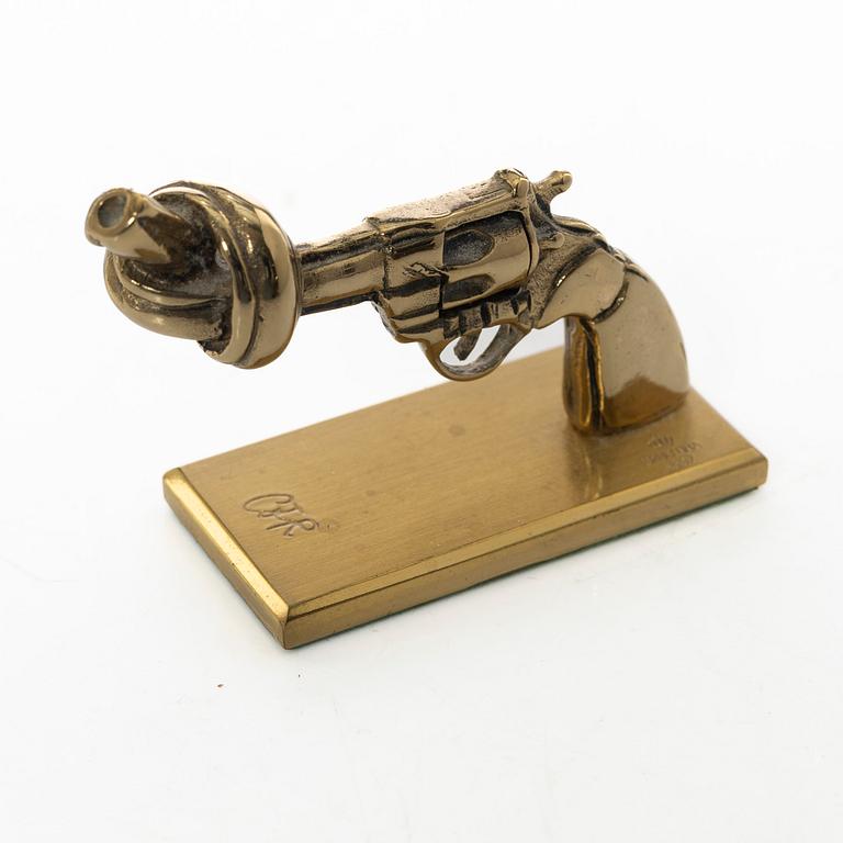 Carl Fredrik Reuterswärd, efter, "Non-Violence", Skultuna.