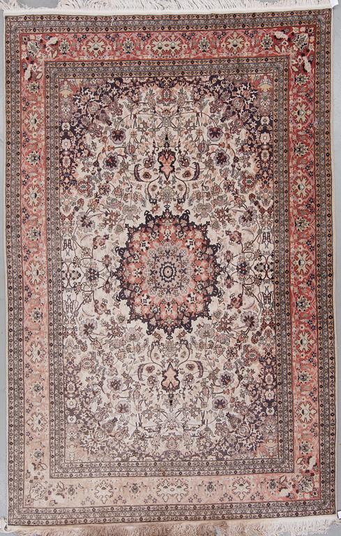 MATTA, troligen Hereke, old. Ca 300x210 cm.