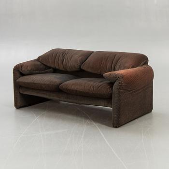 Vico Magistretti, sofa "Maralunga" for Cassina later part of the 20th century.