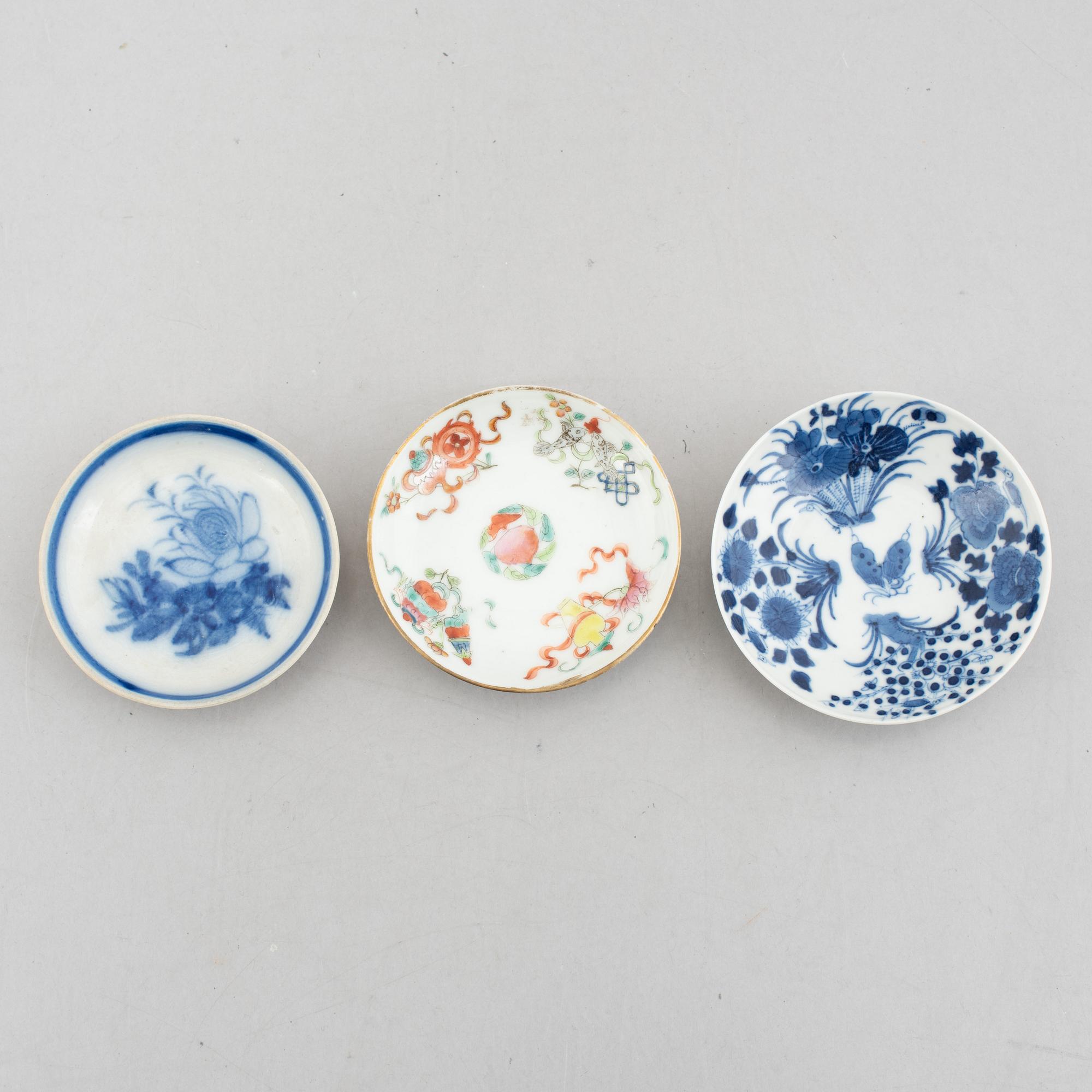 Eleven pieces of Chinese porcelain, 17th to 19th century.