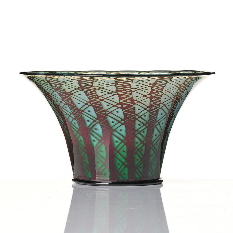 Orrefors, a graal glass bowl, dated 1923.