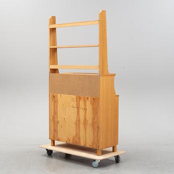 Carl Malmsten, a pinewood 'Visingsö' bookcase/cabinet, second half of the 20th Century.