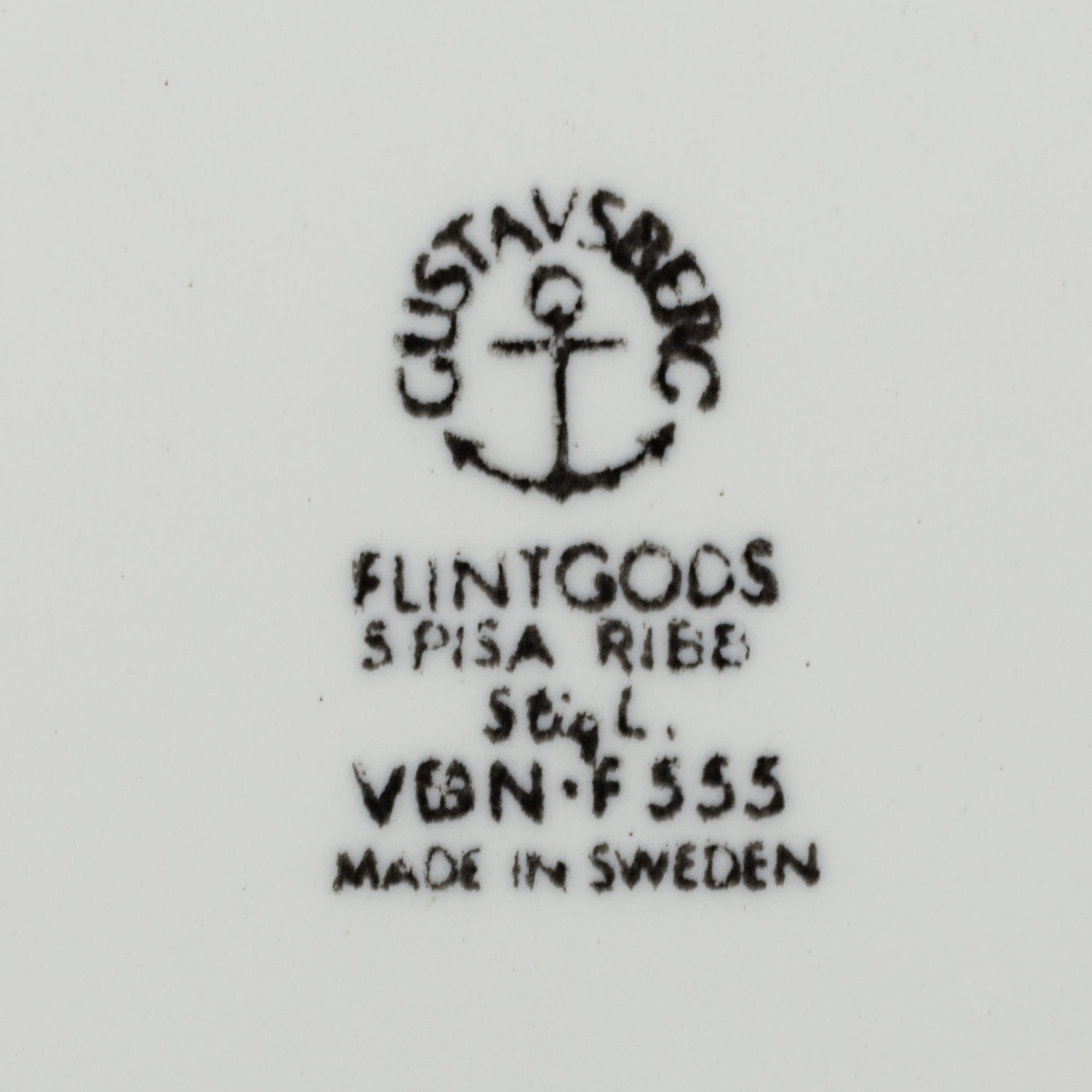 STIG LINDBERG, servisdelar, 32 stycken, porslin,"Spisa Ribb", benporslin, Gustavsberg, 1955-1974.