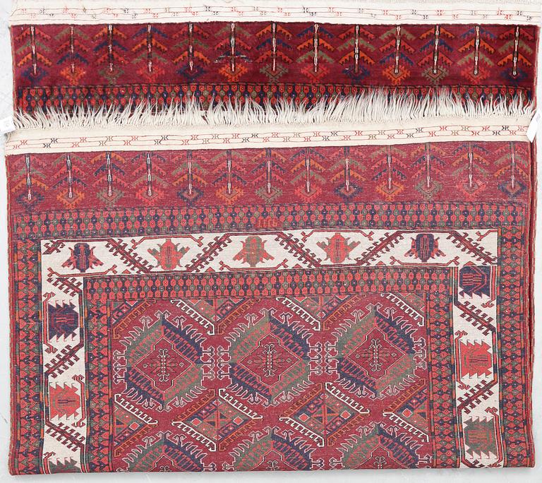 MATTA, Turkmen, ca 265 x 163cm.