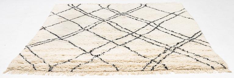 A carpet, Beni Ourain, Morocco, approx. 295 x 236 cm.
