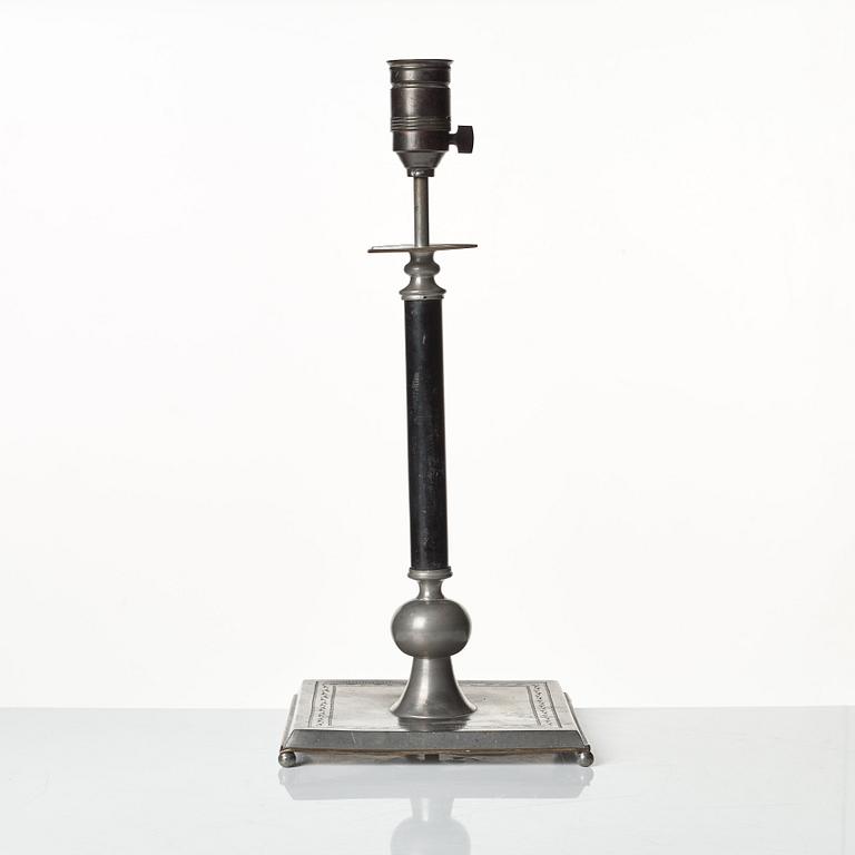 Estrid Ericson, bordslampa, modellnummer 461, Firma Svenskt tenn, Stockholm 1928.