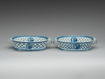 A pair of blue and white chesnut baskets, Qing dynasty, Qianlong (1736-95).