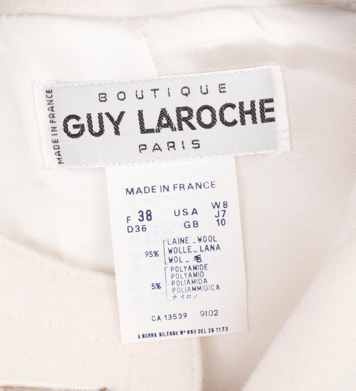 JACKA, Guy Laroche.