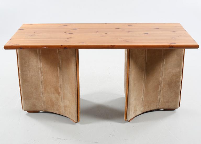 KONFERENS- / MATSAL-MÖBELGRUPP, 7 delar, 1900-talets andra hälft.