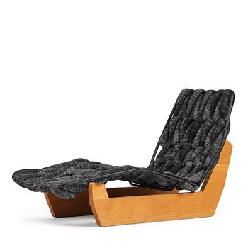 12. Patricia Urquiola, vilfåtölj, "Biknit", Moroso, Italien, efter 2011.