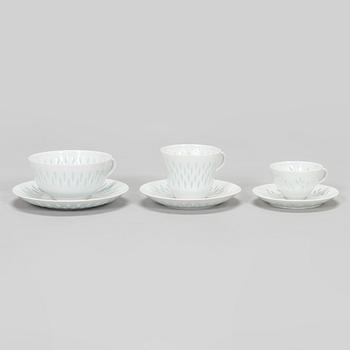 Friedl Holzer-Kjellberg, kaffe- och teservis, 32 dlr, risporslin, signerat i godset F.H.Kj Arabia Finland.