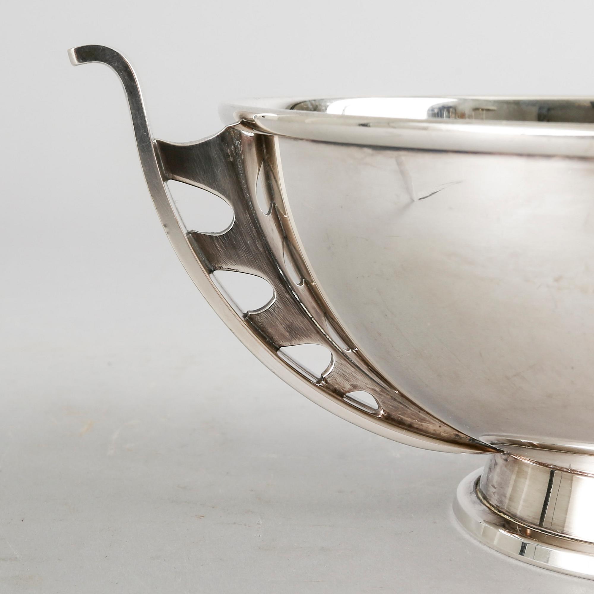 Ulla Fogelklou-Skogh, bowl, nickel silver.