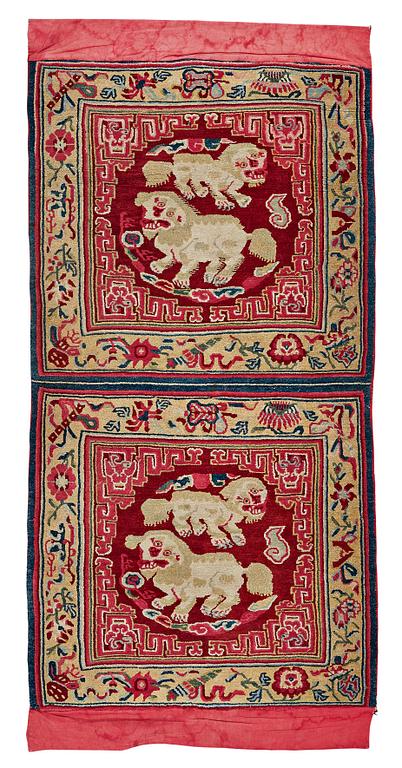 MATTO, A MEDITATION RUG, an antique/a semi-antique Tibetan, ca 150,5 x 81 cm (as well as 10 cm flat weave at the ends).