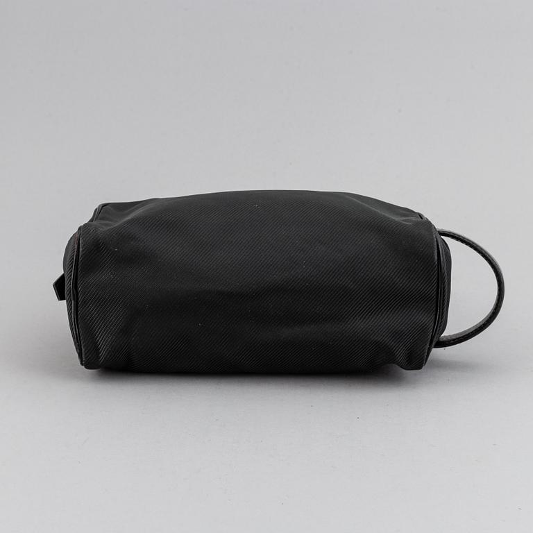 LOUIS VUITTON, 'Parana Toiletry Bag 26'.