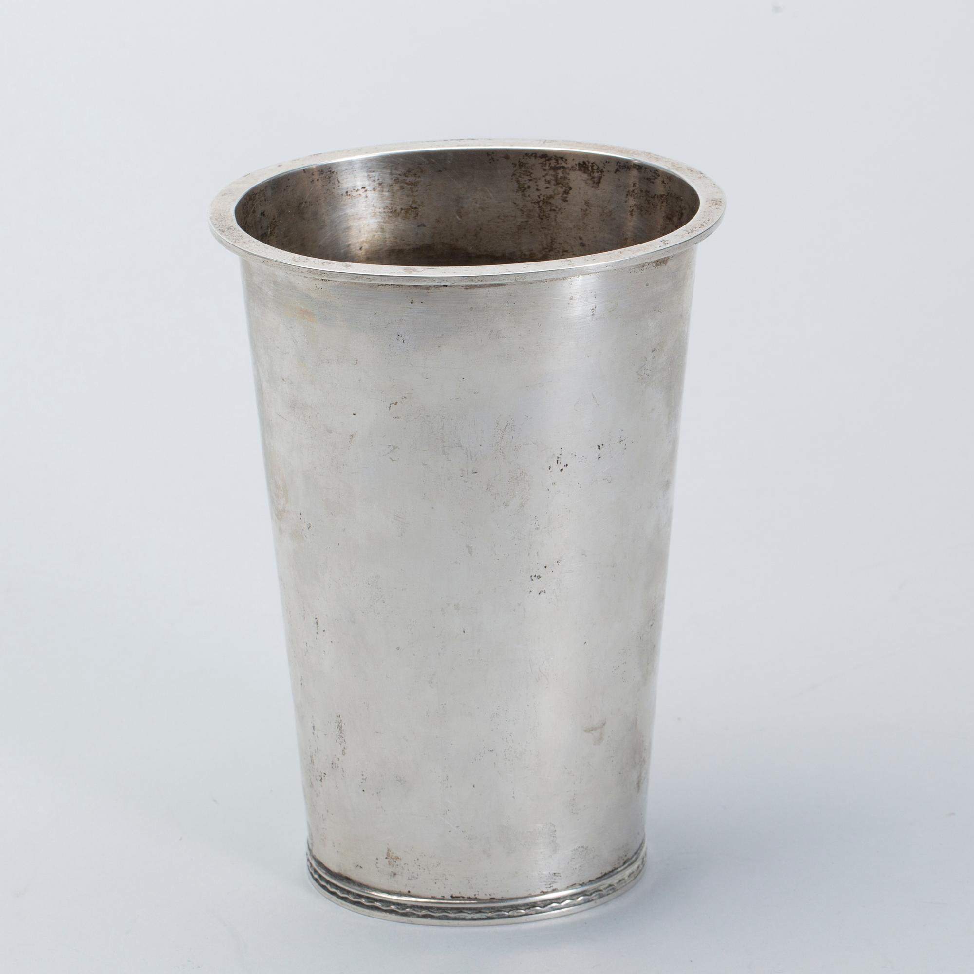 VAS, silver, Erik Råström, Stockholm, 1961. Vikt ca 350g.