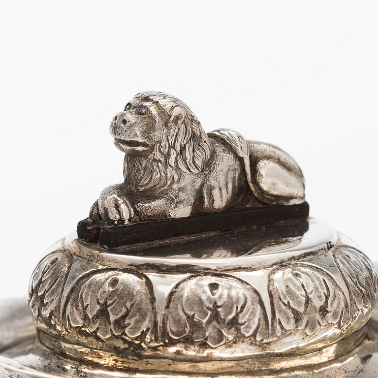 A Late-Empire silver teapot, maker's mark of Carl Petter Norlin, Malmö 1830.