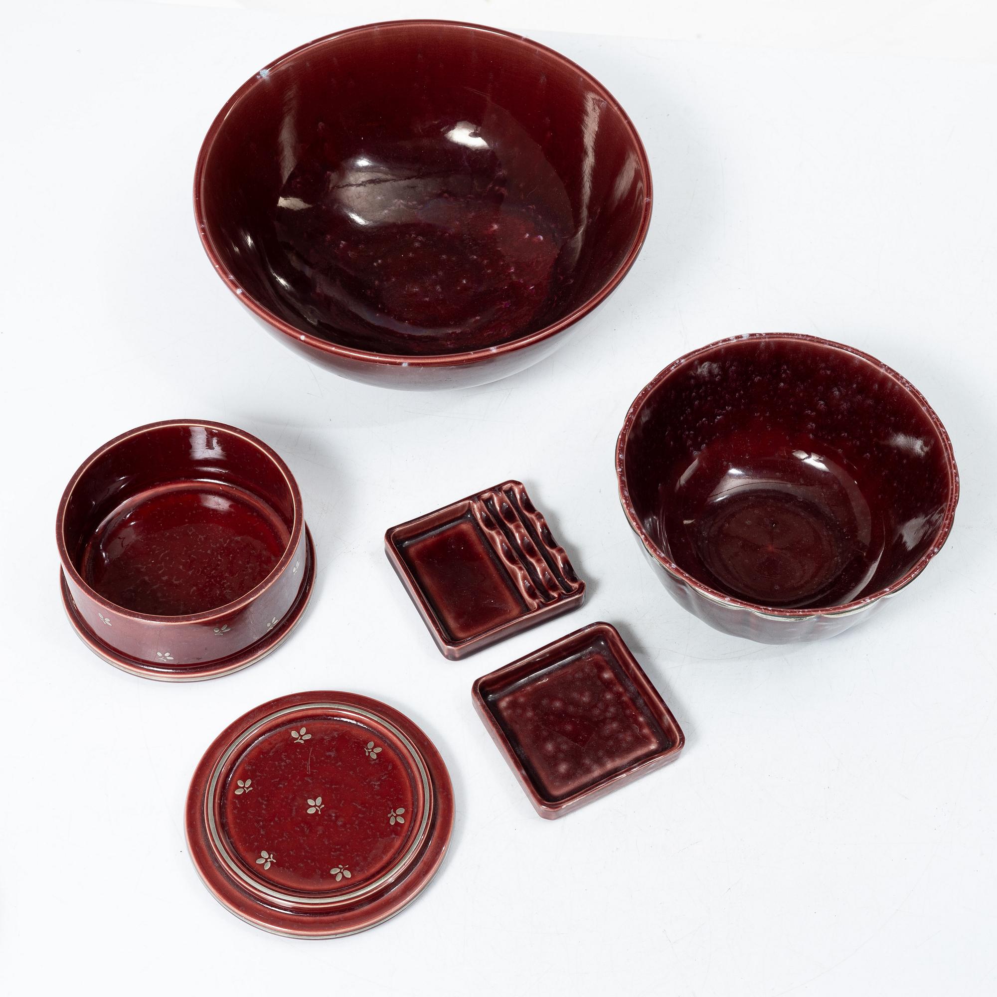 Wilhelm Kåge, A 16 piece set of 'Argenta' and 'Vineta' stoneware goods, Gustavsberg.