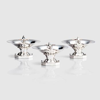 Georg Jensen, a set of three 830/1000 silver bowls, Copenhagen 1918 (1915-1919), design nr 42, Swedish import marks GAB F 1918.