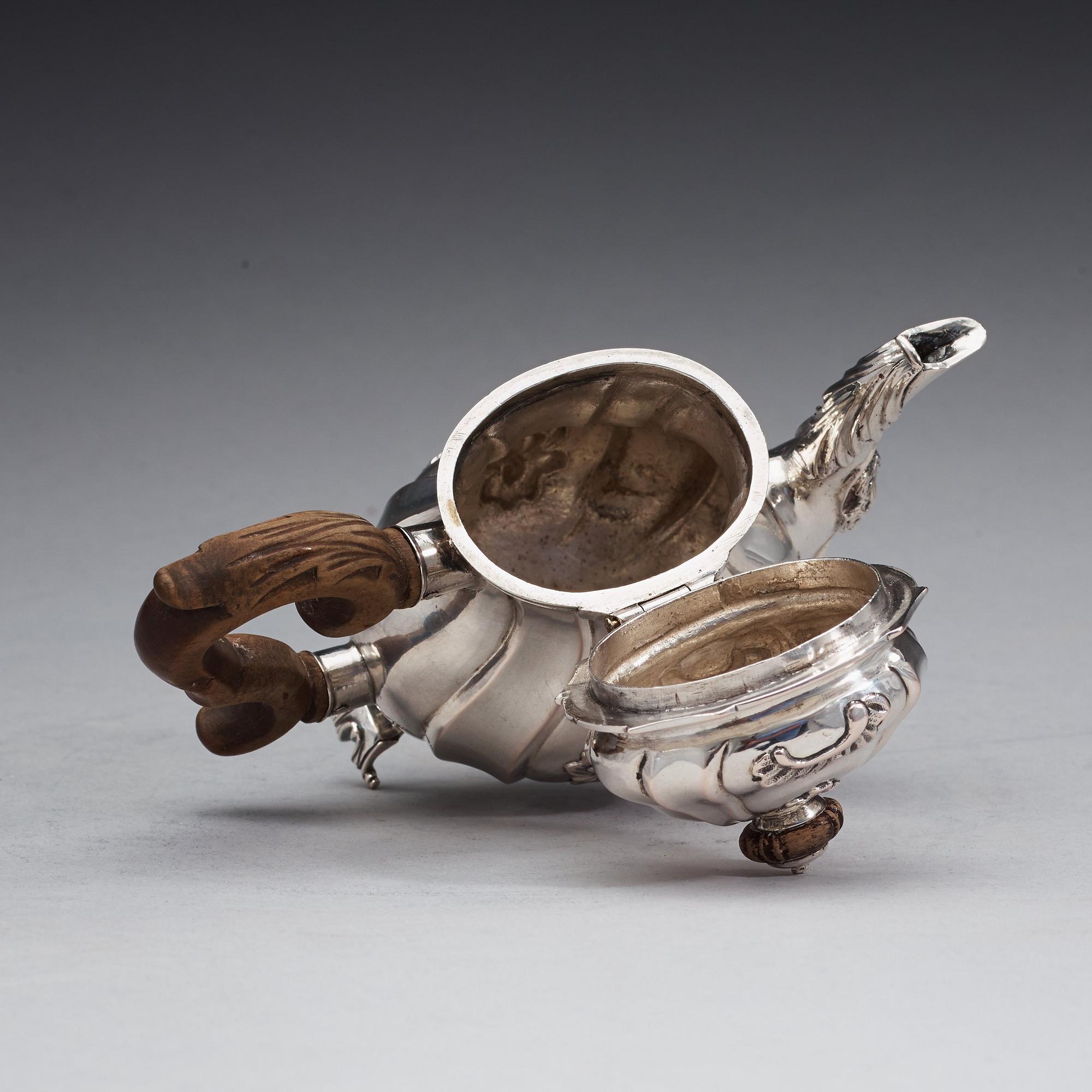 A Danish 18th century silver miniature tea-pot, marks of Jens Kjeldsen Sommerfeldt, Aalborg (1726-1767).