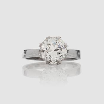 1128. A 1.97 ct old-cut diamond ring. Quality circa I-J/VS.