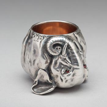 FABERGÉ, verkmästare Michael Perchin, Vodkakopp silver, S:t Petersburg 1908-17.