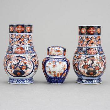 PARTI IMARI, 3 delar, porslin, Japan, 1900-tal.