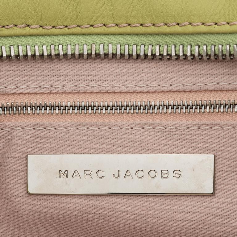 Marc Jacobs, a green leather 'Cammie' handbag.