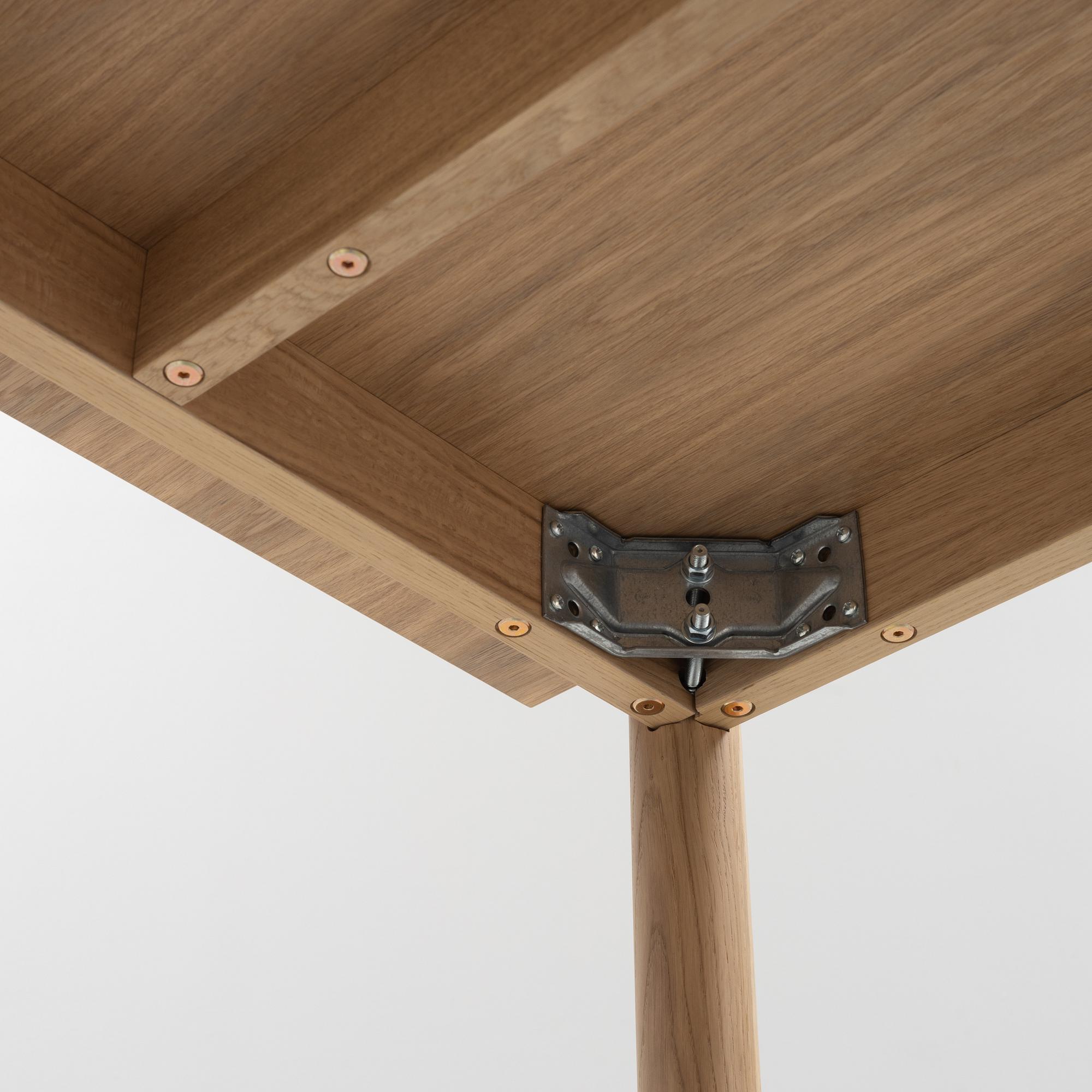 Thomas Bentzen, matbord, "Linear Wooden Table", Muuto, Danmark.