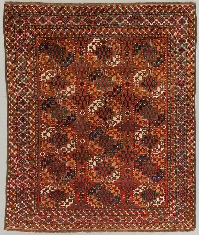 MATTA Tekke Turkmen semiantik, ca 240 x 209 cm.