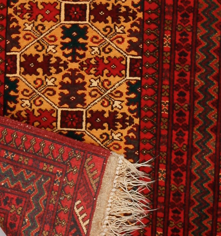 MATTA, Afghan. Ca 125 x 82 cm.