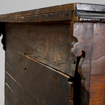 BYRÅ, senbarock, omkring 1700-talets andra kvartal.