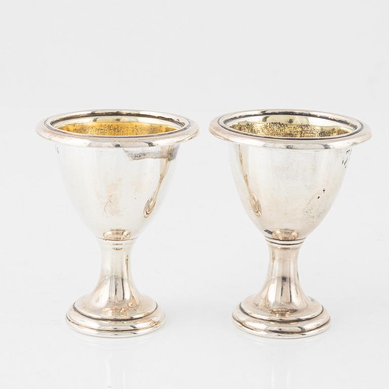 Äggställ, silver, bl.a. Walker Knowles & Co, Sheffield, England, 1800-tal.