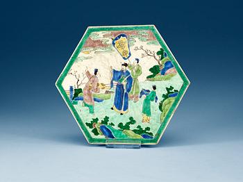 1370. A famille verte stand, Qing dynasty, Kangxi (1662-1722).