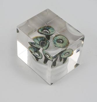 ÅRSKUB, glas, Oiva Toikka, Nuutajärvi,  signerad, numrerad 479/2000 samt daterad 1978.