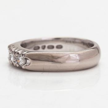 An 18K white gold ring with brilliant-cut diamonds approx. 0.30 ct in total. Finnish hallmarks, 2001.