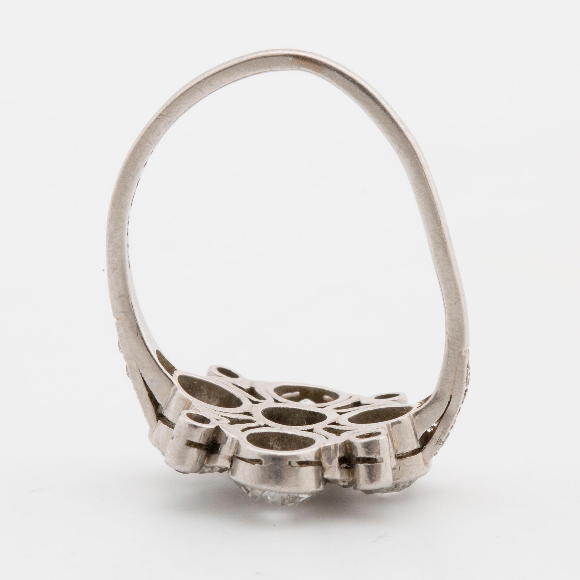 Ring with old-cut diamonds ca 1.60 cts. WA Bolin, Stockholm, 1927.