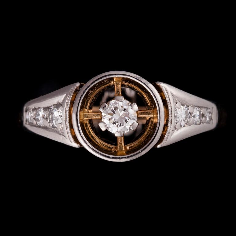RING, 18K guld, briljantslipade diamanter, N. Westerback, Helsingfors 1966. Vikt 4,8 g.
