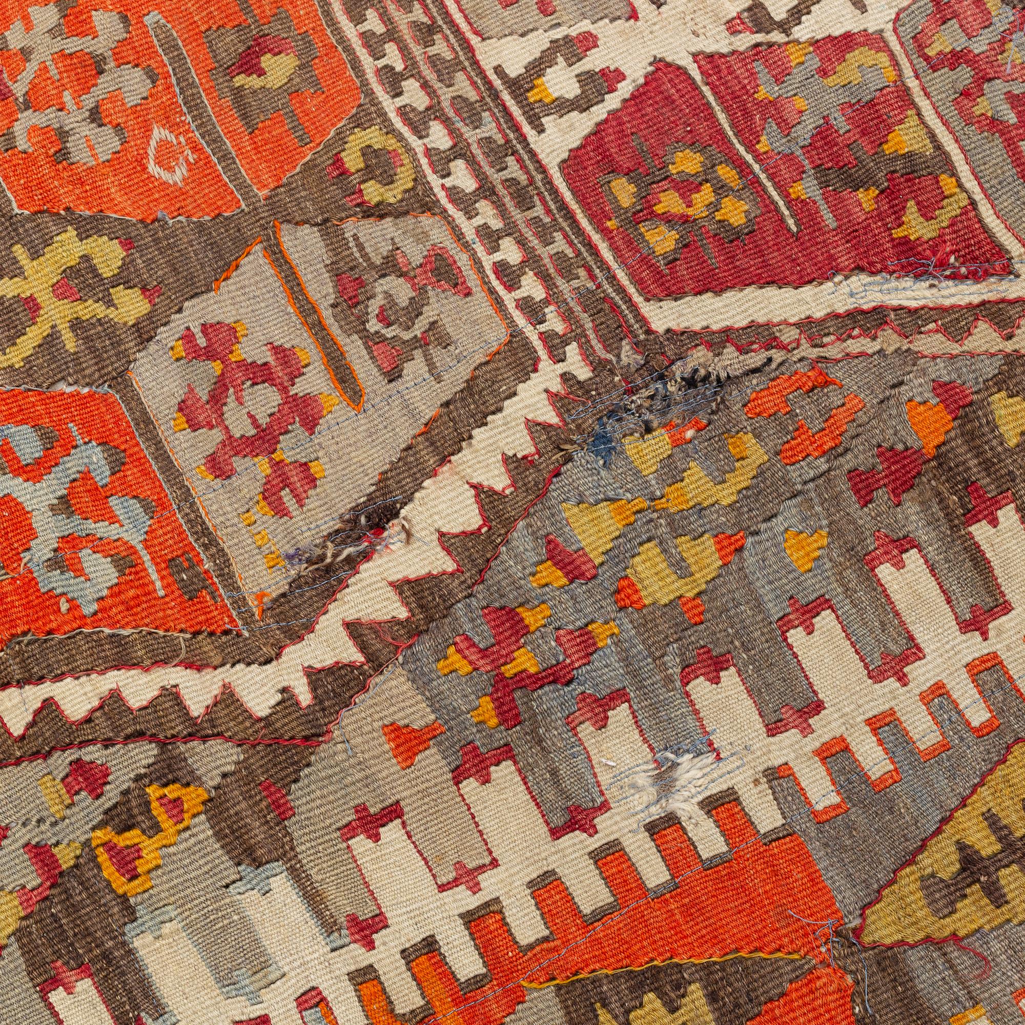 Matta, antik, anatolsk Kelim, ca 368 x 152 cm.