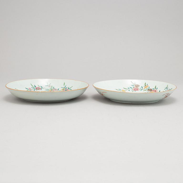 A pair of famille rose dishes, Qing dynasty, 18th Century.