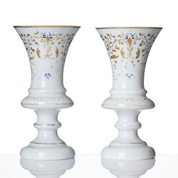 Pokaler, ett par, opalinglas, Senempire, 1800-tal.