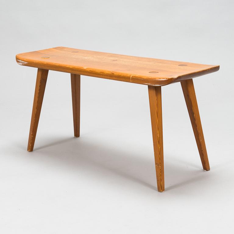Carl Malmsten, a mid-20th 'Visingö' bench for Svensk Fur.