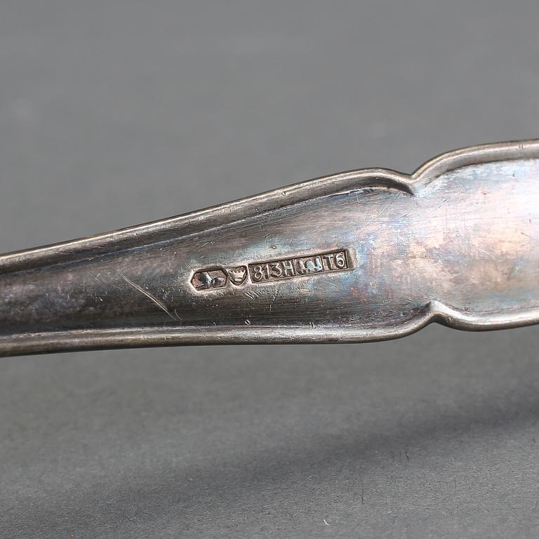 BESTICKSERVIS, 158 st, silver, liknande svenska modellen "Viktoria", Kultakeskus Oy, Tavastehus, 1940. Tot vikt ca 3860g.