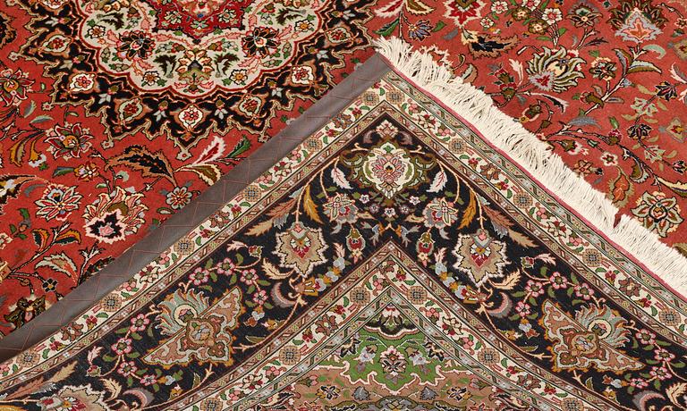 Matta, Täbriz, part silk, 292 x 202 cm.